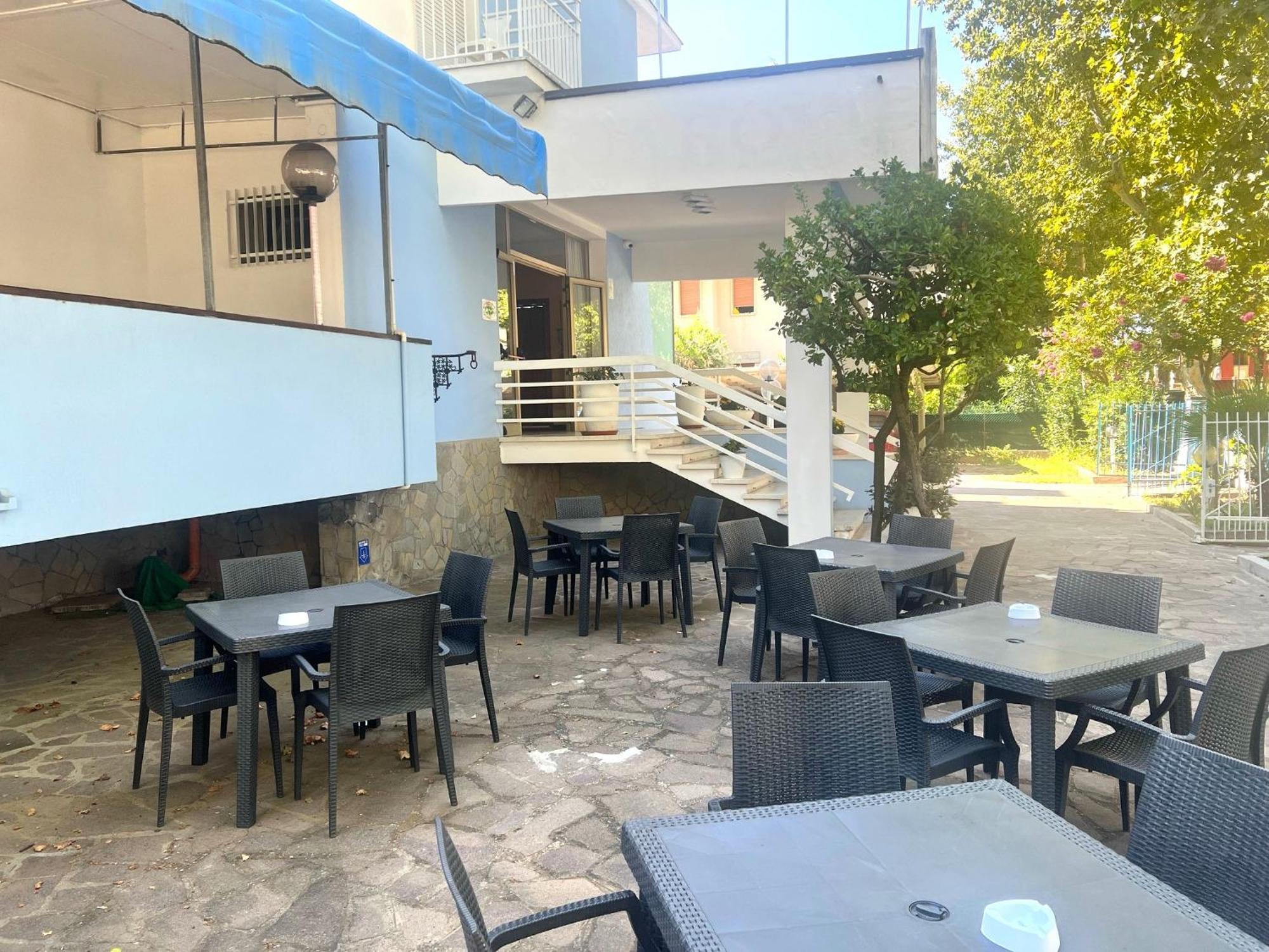 Hotel Carol Чезенатіко Екстер'єр фото