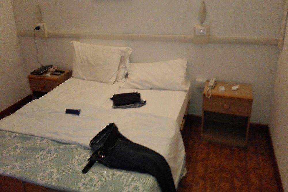 Hotel Carol Чезенатіко Екстер'єр фото