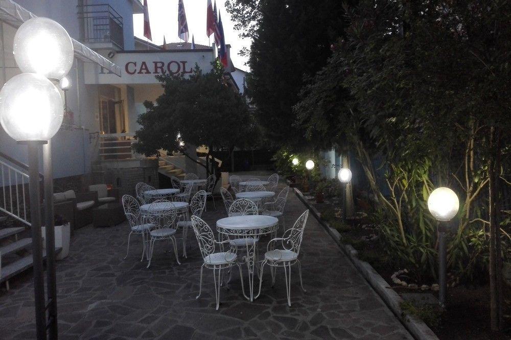 Hotel Carol Чезенатіко Екстер'єр фото