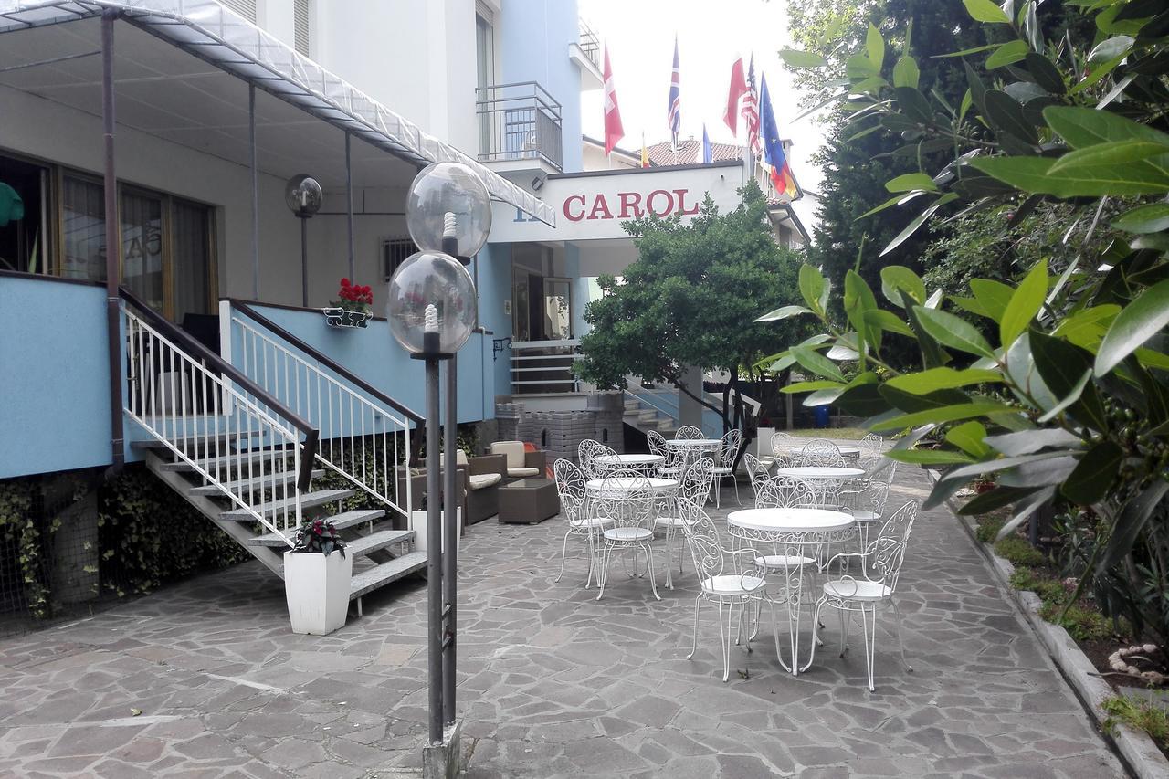 Hotel Carol Чезенатіко Екстер'єр фото