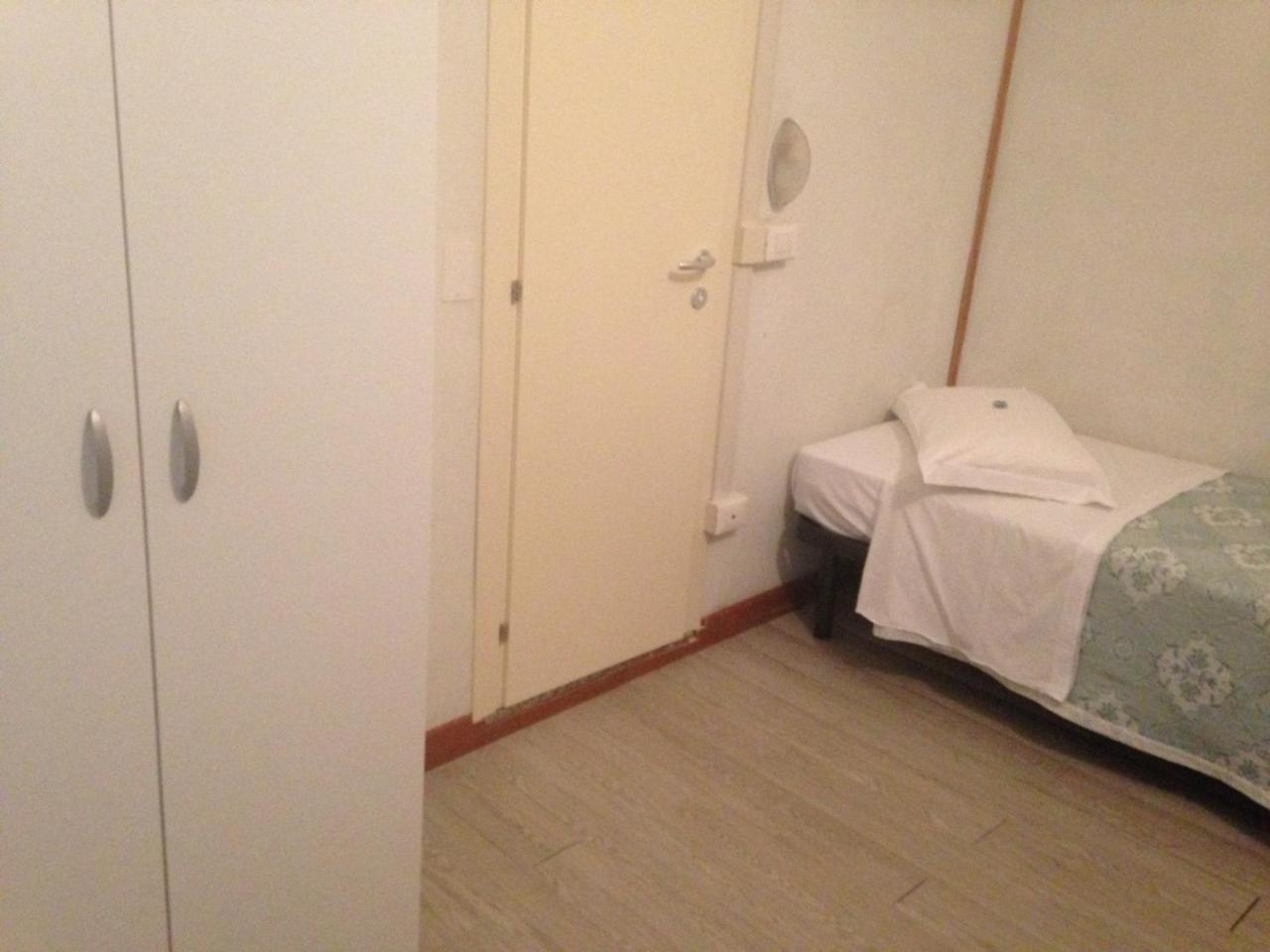 Hotel Carol Чезенатіко Екстер'єр фото